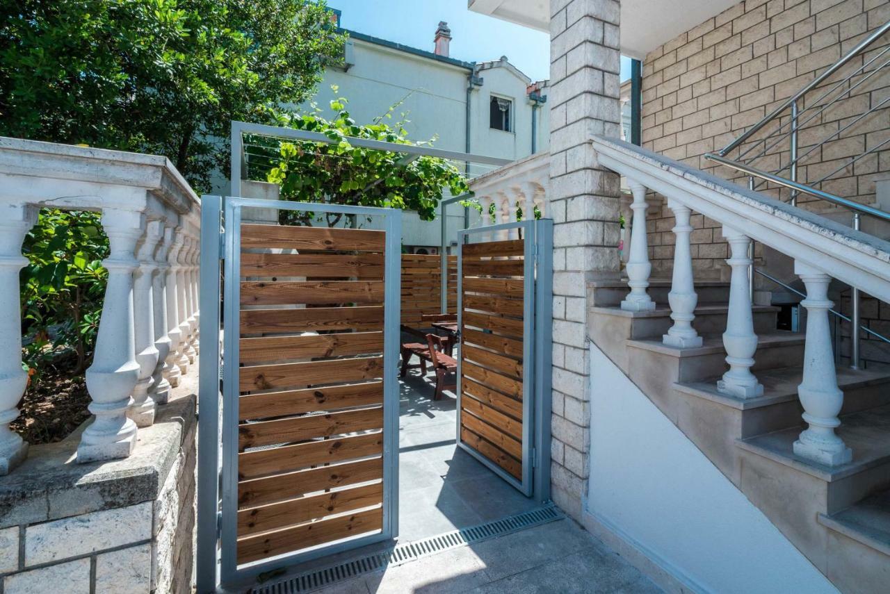 Apartments Villa Castello Kaštela المظهر الخارجي الصورة
